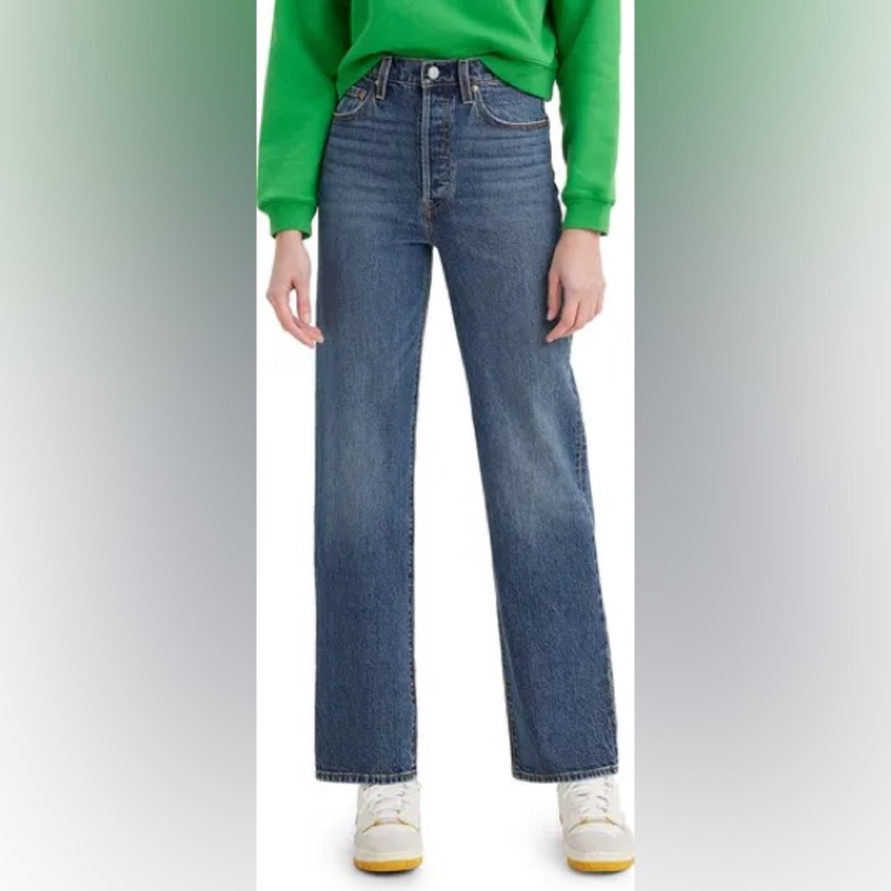 Levi's Straight Leg Jeans in Classic Blue